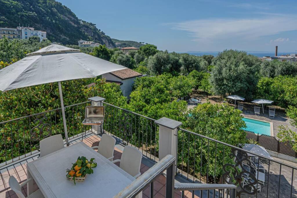 Casa Gege', For Up To 5 Guests, Shared Pool, Sorrento Center Lejlighed Eksteriør billede
