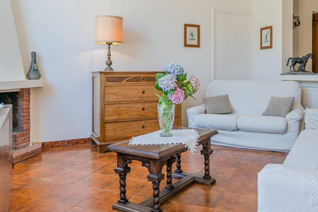 Casa Gege', For Up To 5 Guests, Shared Pool, Sorrento Center Lejlighed Eksteriør billede